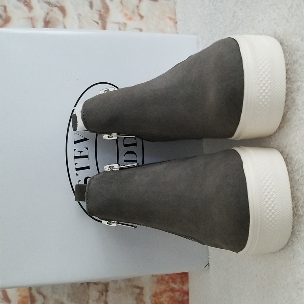 New Steve Madden Wedgie Leather Sneakers - Picture 10 of 13